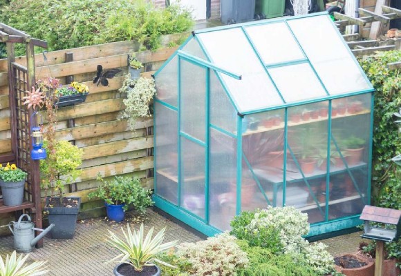 Consigli Utili per Scegliere la Serra da Balcone